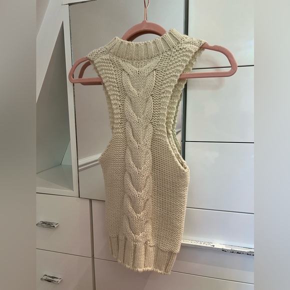 For Love and Lemons sleeveless sweater with cutout - Picture 3 of 4
